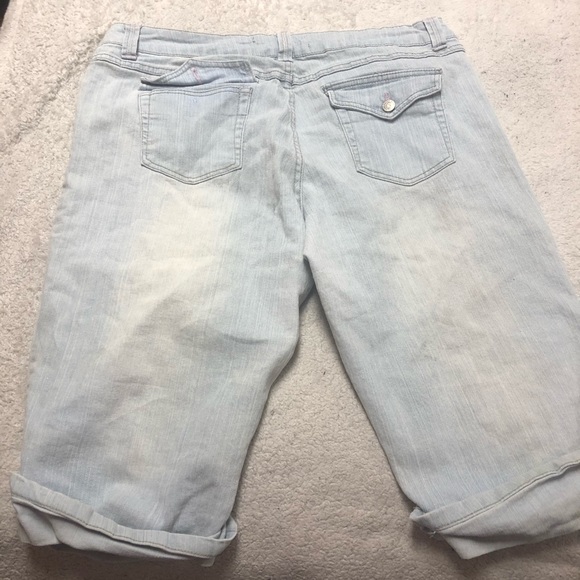 Jean Capris. - Picture 3 of 3